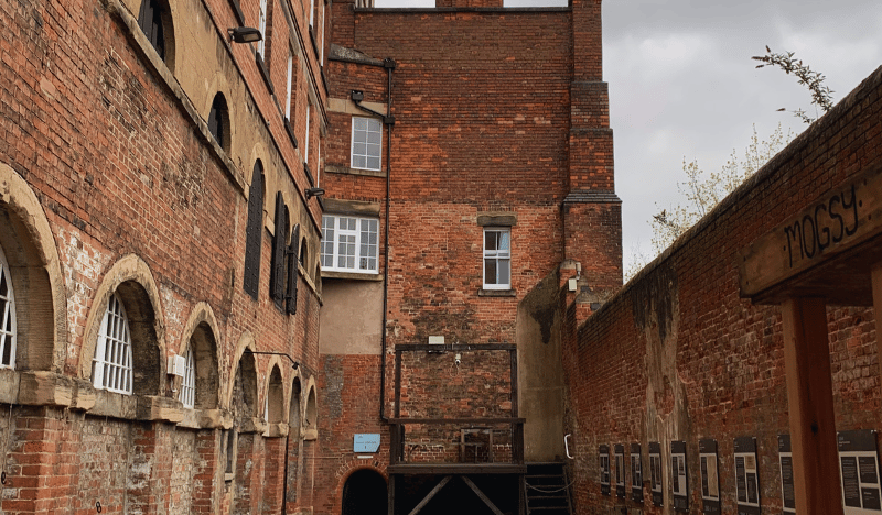 Photo of the gallows in the exercise yard of the National Justice Museum